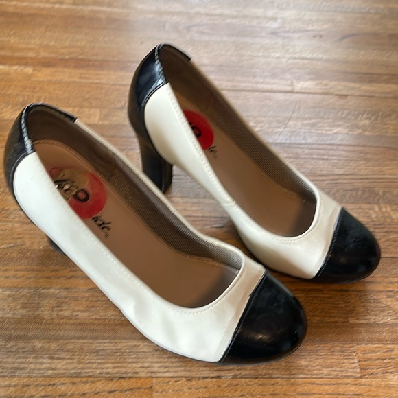 LIFESTRIDE VINTAGE PUMPS 6 - Picture 1 of 7